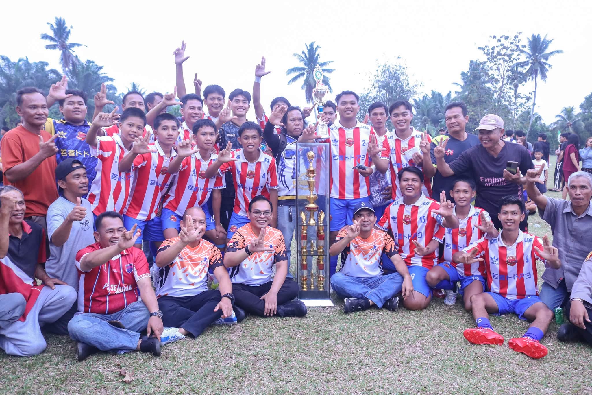 BUPATI TEDDY HADIRI PENUTUPAN ILHAM MAULANA CUP 2, DORONG SEPAK BOLA SELUMA NAIK KELAS