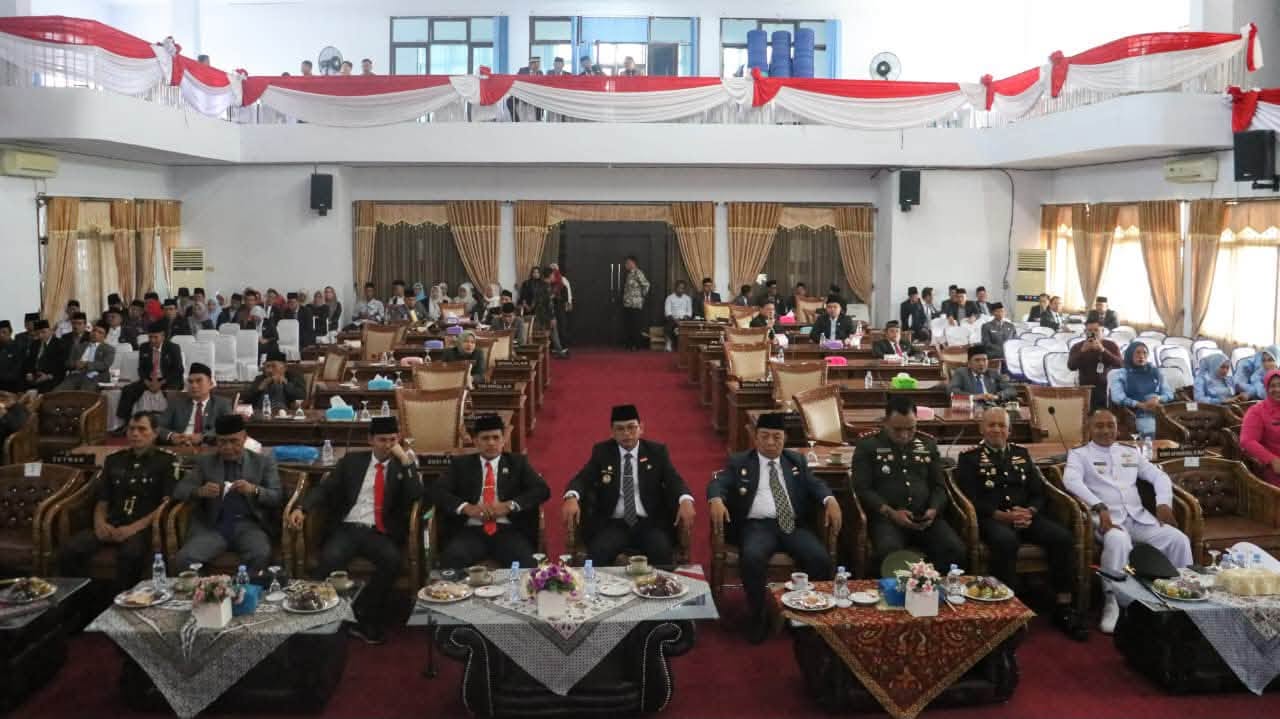 BUPATI DAN WAKIL BUPATI SELUMA IKUTI RAPAT PARIPURNA ISTIMEWA MENDENGARKAN PIDATO PRESIDEN RI