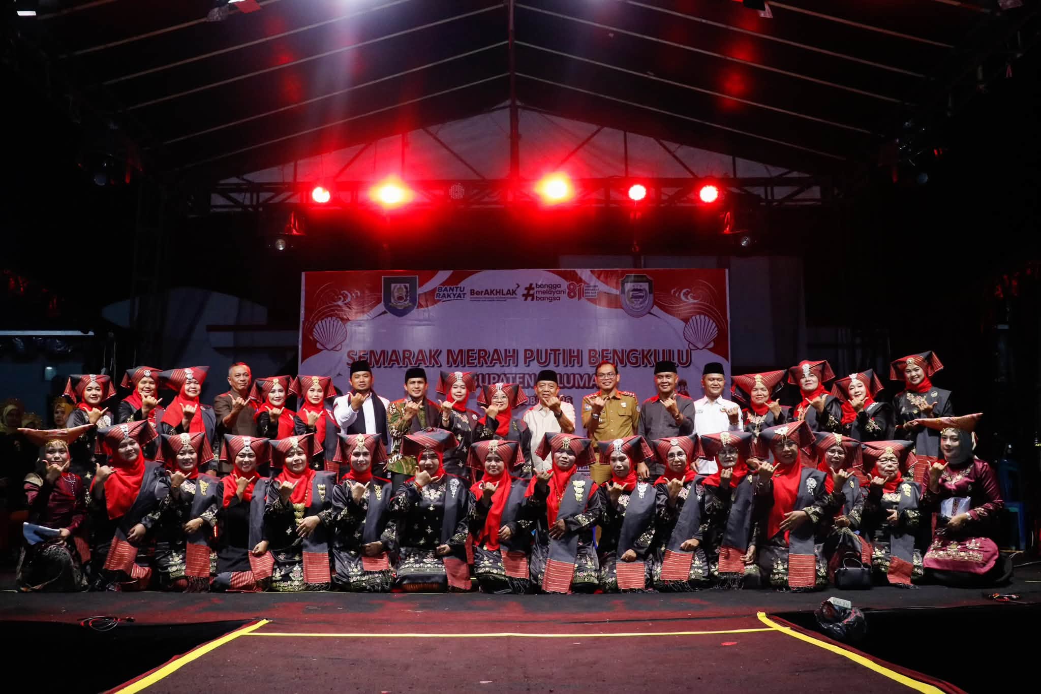 SEMARAK MERAH PUTIH, BUPATI DAN WABUP SELUMA AJAK SELURUH IKATAN BERSATU BANGUN DAERAH
