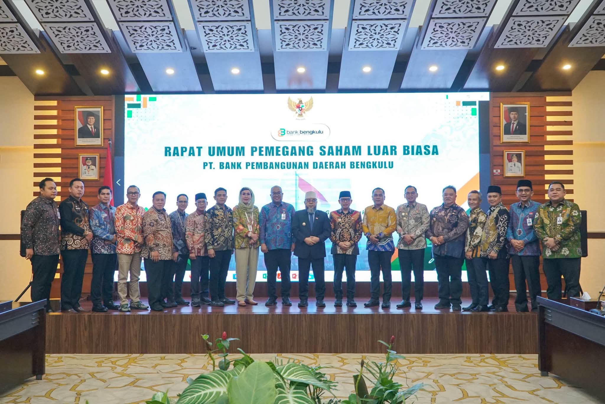 BUPATI SELUMA HADIRI RUPS LUAR BIASA BANK BENGKULU
