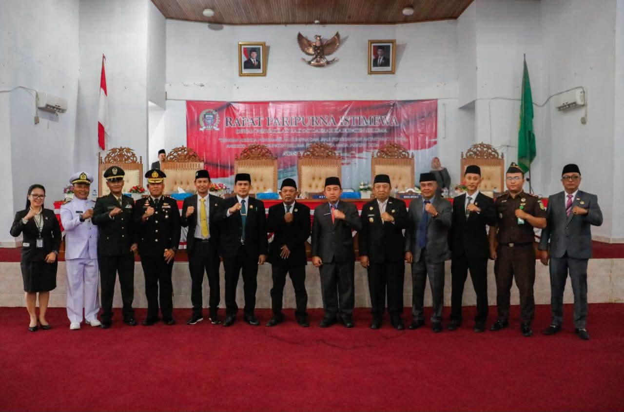 WABUP GUSTIANTO HADIRI PELANTIKAN PAW ANGGOTA DPRD SELUMA