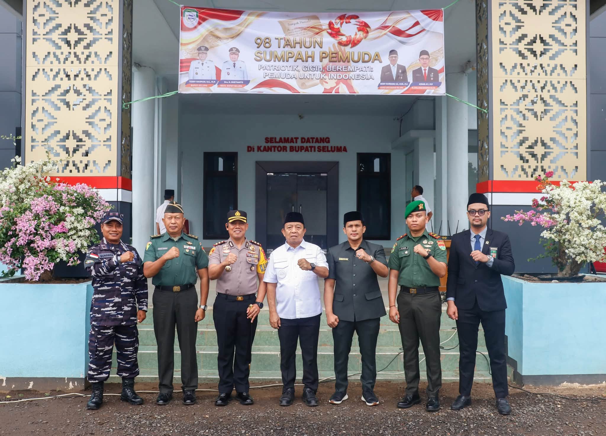 WABUP GUSTIANTO PIMPIN UPACARA PERINGATAN HARI SUMPAH PEMUDA KE-98 DI KABUPATEN SELUMA