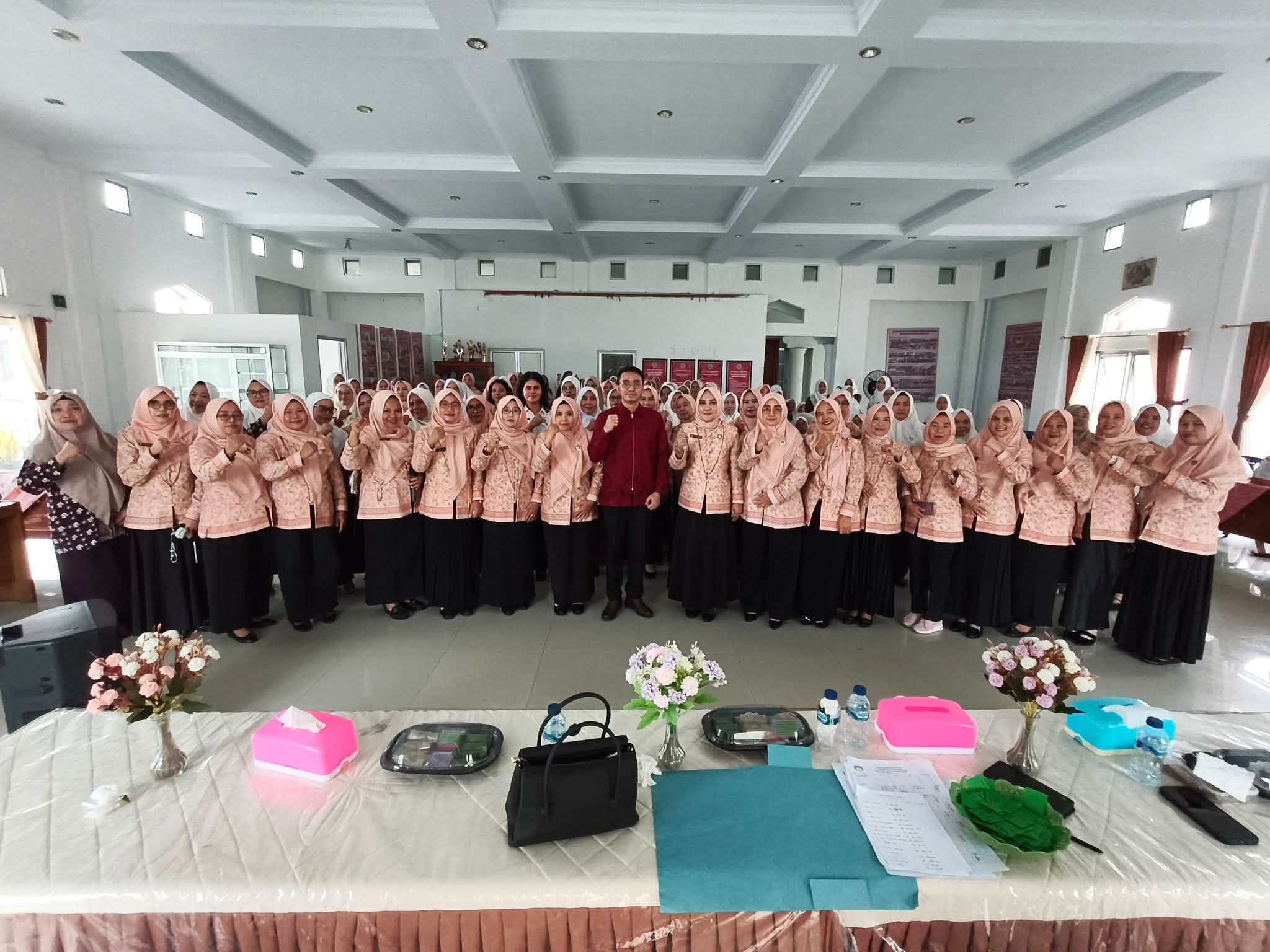 DWP KABUPATEN SELUMA GELAR SOSIALISASI, ANGKAT TEMA PEREMPUAN BERDAYA, IBU BAHAGIA, KELUARGA SEJAHTERA