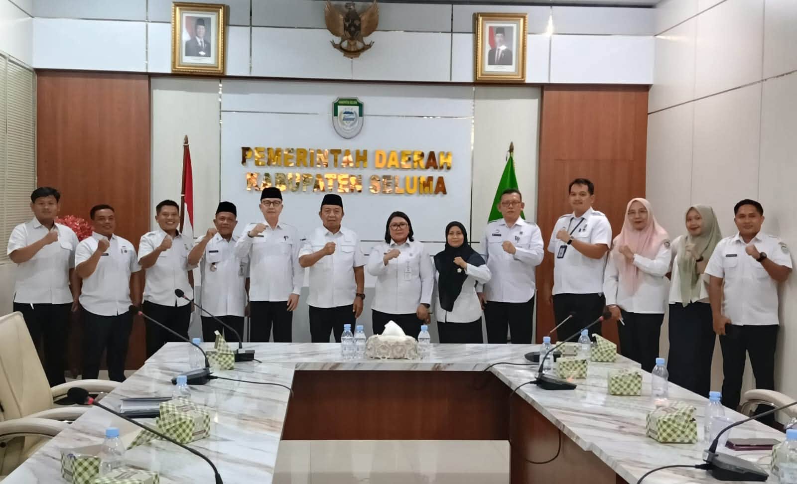 WAKIL BUPATI SELUMA PIMPIN RAPAT PENGUATAN POSBANKUM DESA DAN KELURAHAN DI SELUMA